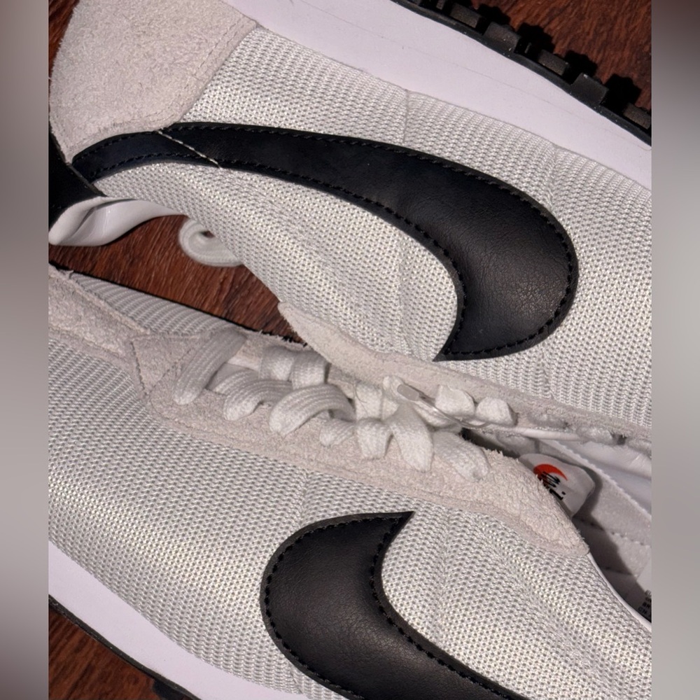 Nike size 10.5 - Picture 2 of 12